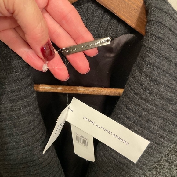 Diane Von Furstenberg sequin cardigan sweater. Brand New with tags - Picture 6 of 12